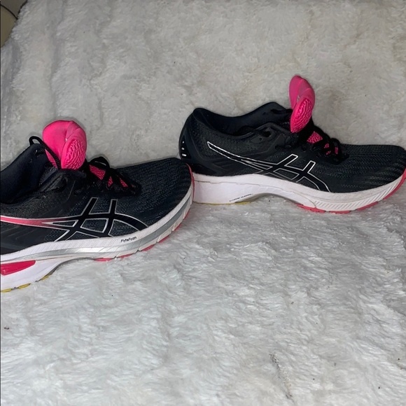 ASICS Women's Black and Pink Running Shoes - Picture 7 of 9